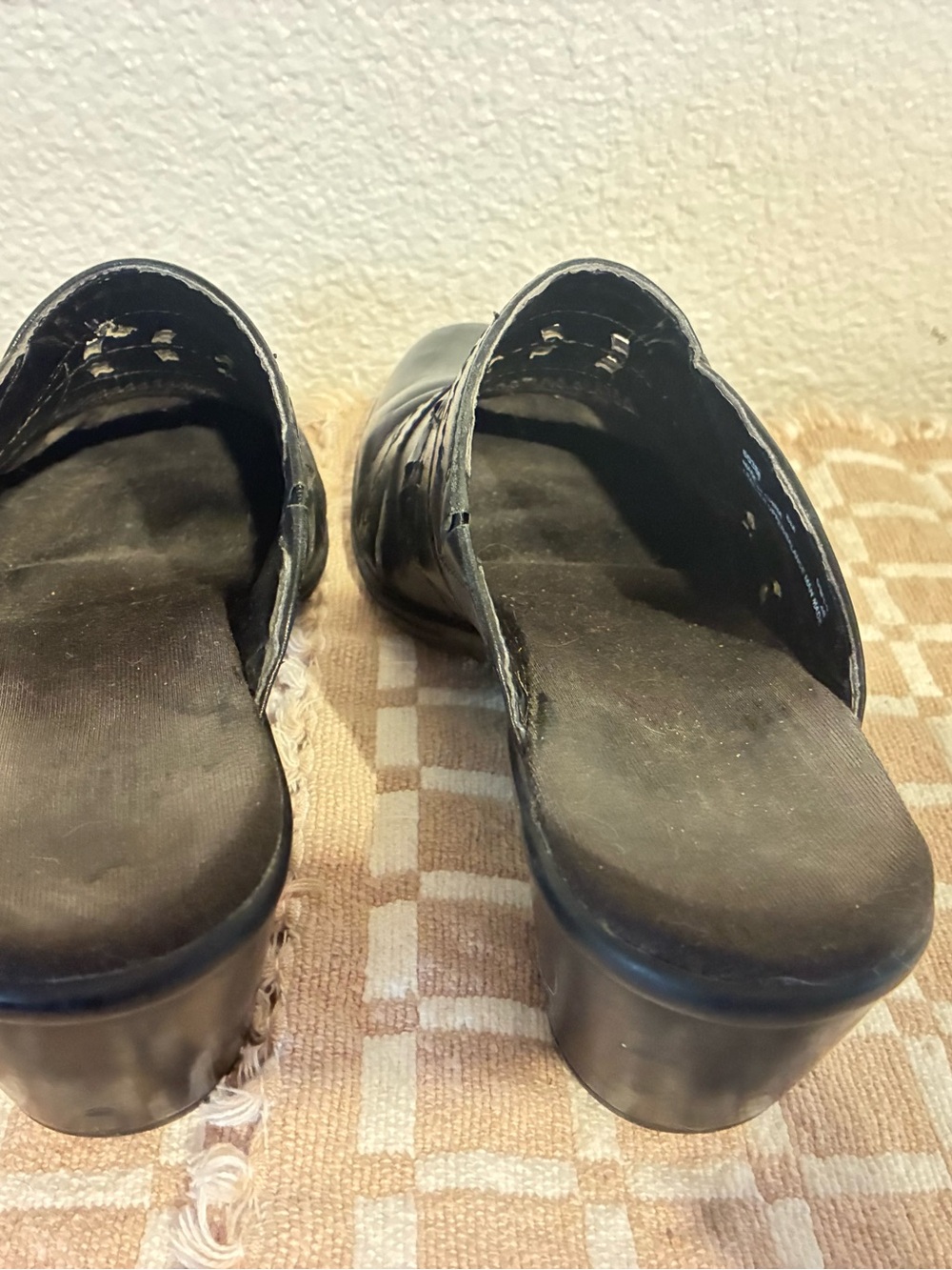 Clarks Clogs (8) - Picture 5 of 9